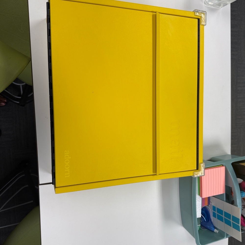 Adoorn Locking Mailbox - Picture 3 of 4